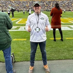 Meet your Posher, Connor